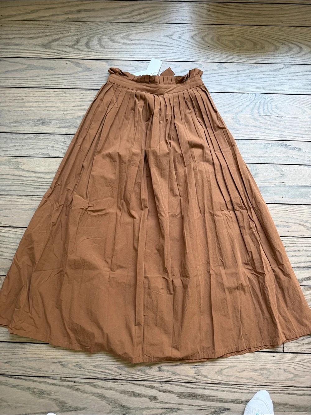 NWT THE GREAT. Treeline Skirt in Suntan